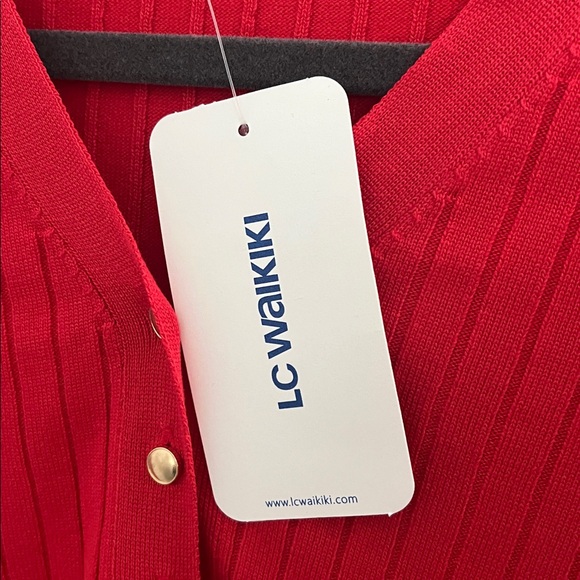 LC Waikiki Women's V-Neck Red Knit Top - NWT - Picture 4 of 6